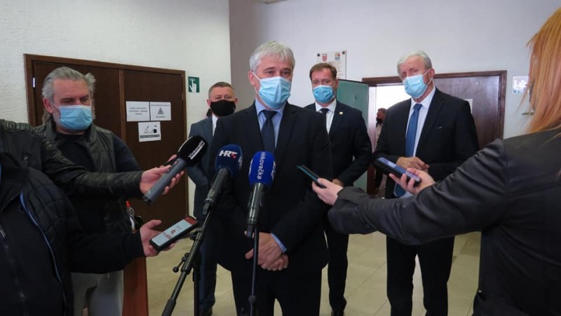 potpisivanje-ugovora-vinkovci014