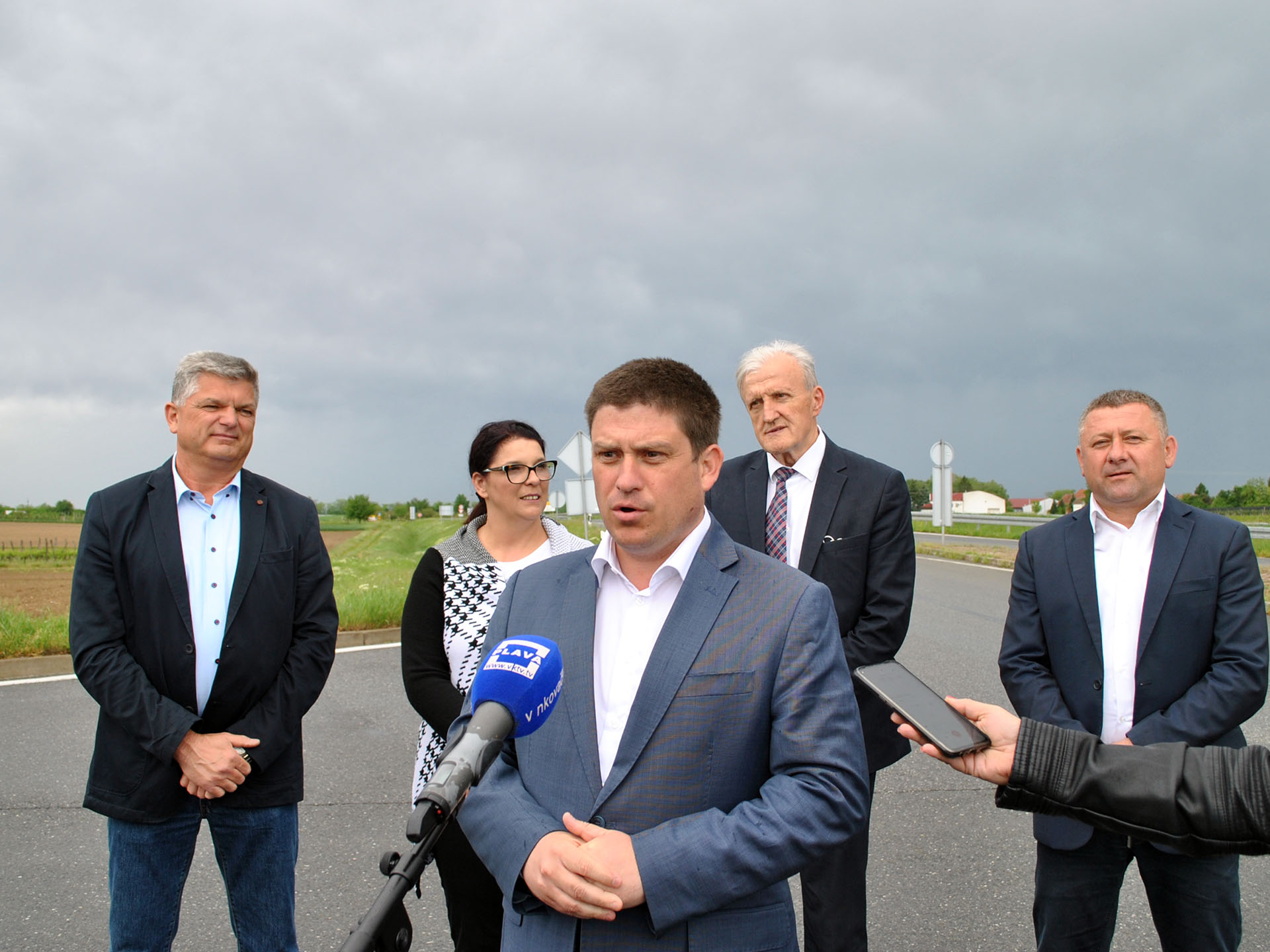 IZBORI: Ministar Oleg Butković dao snažnu podršku Damiru Dekaniću i Renati Banožić rekavši kako je izgradnja srijemske transferzale jedan od prioriteta Vlade